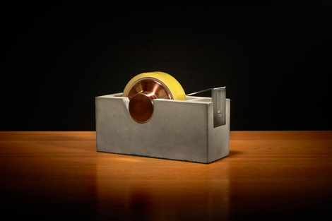 Akita tape dispenser