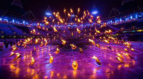 Thomas Heatherwick: Olympic Cauldron Thomas Heatherwick: Olympic Cauldron