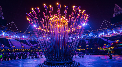 Thomas Heatherwick: Olympic Cauldron Thomas Heatherwick: Olympic Cauldron