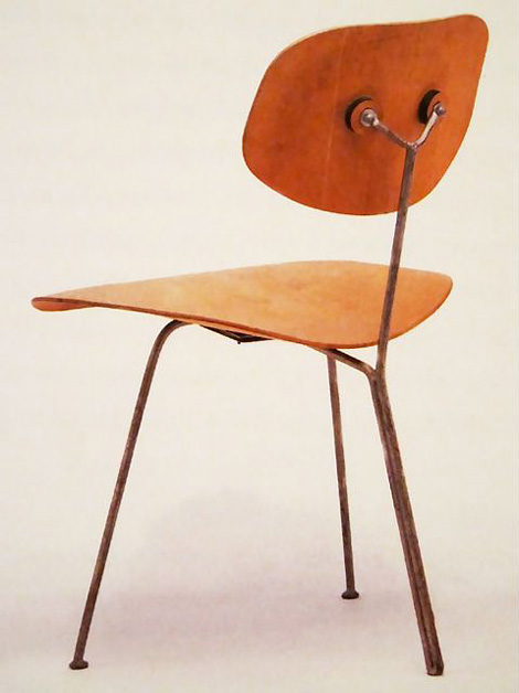 Eames 3 legged chair