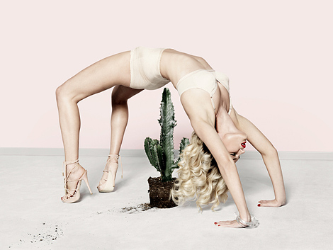 Torture x Monica Menez