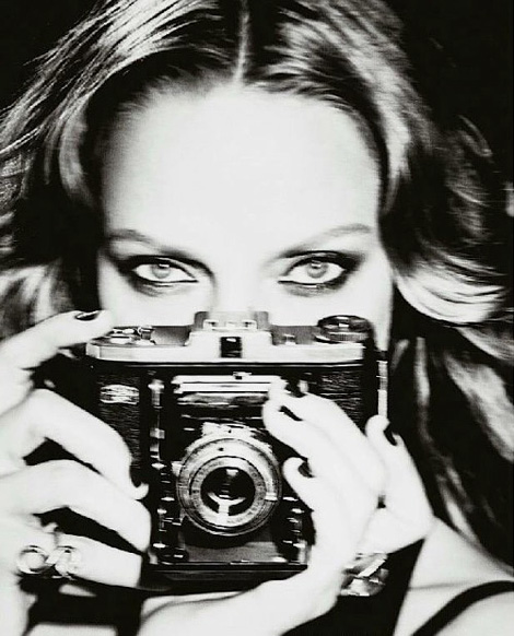 Uma Thurman x Ellen von Unwerth.