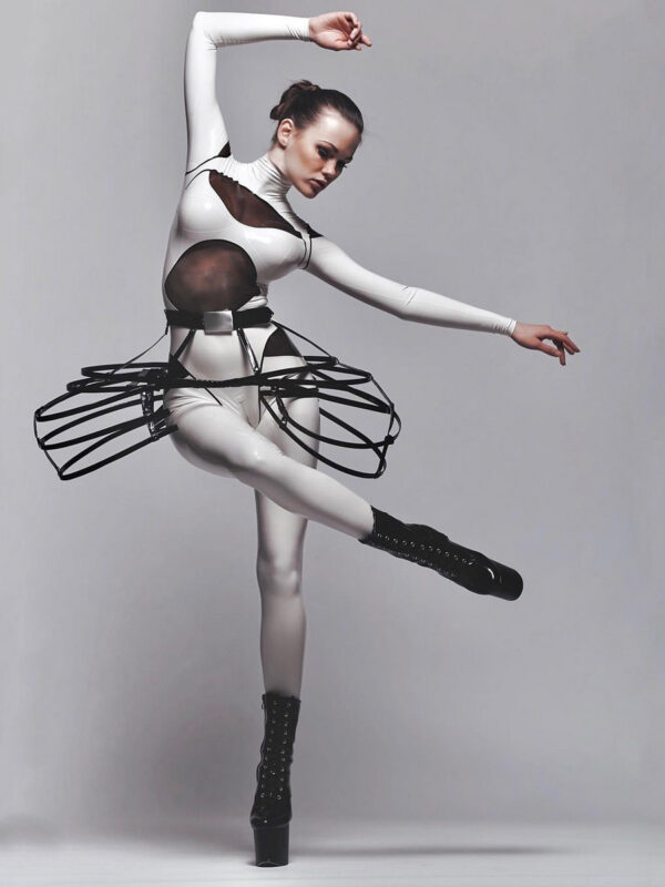 Alexandra Potter x Raymond K. Larum