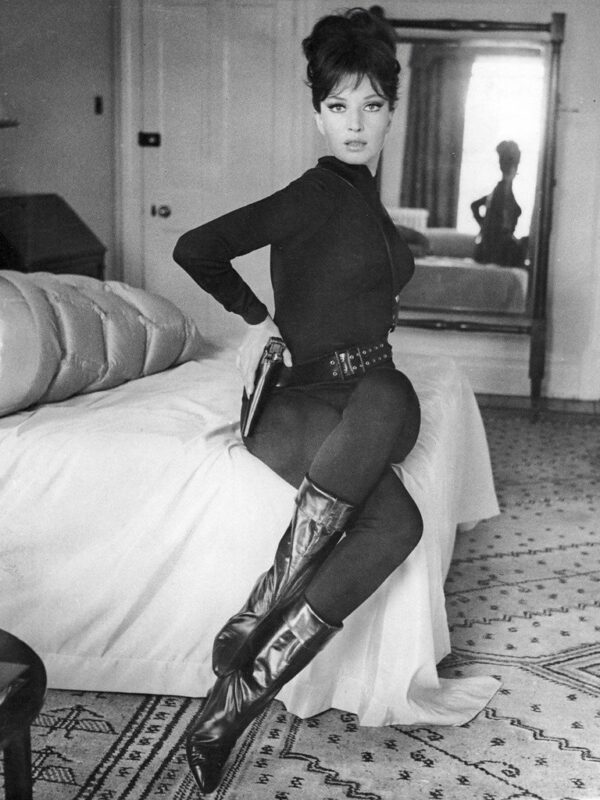 Monica Vitti x Eve Arnold