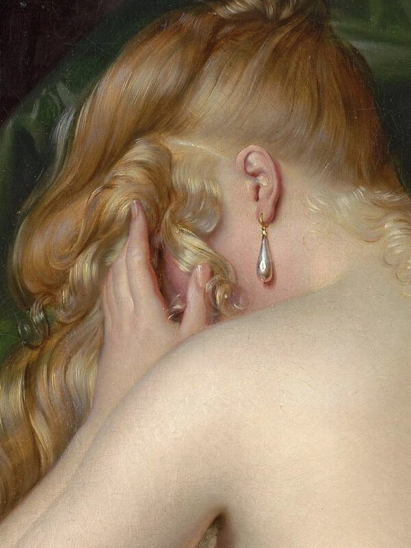Pearl earring
