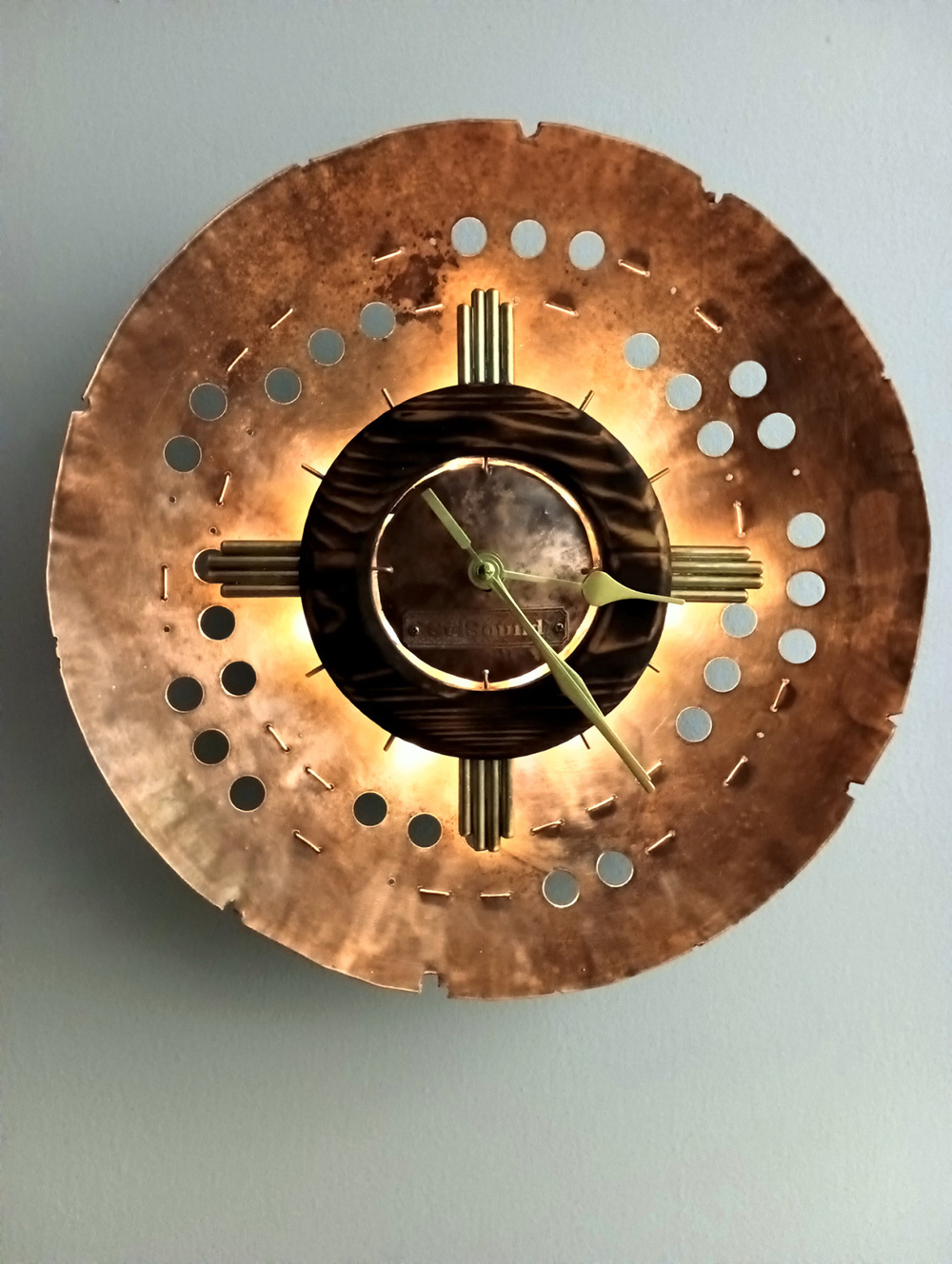 SviSound copper wall clock